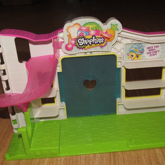 Shopkins Playsets Fashion Boutique Bakery Store Checkout Gumball Machine - Picture 6 of 8